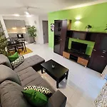 Ocean Retreat With Terrace And Tennis Apartman *