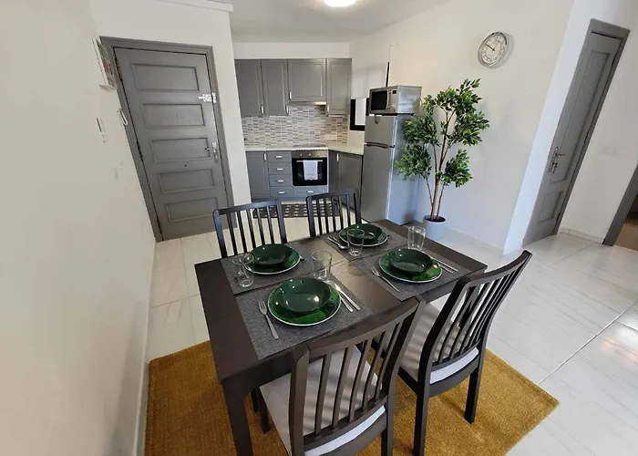 Ocean Retreat With Terrace And Tennis Apartman