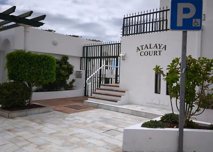 Ocean Retreat With Terrace And Tennis 아데제
